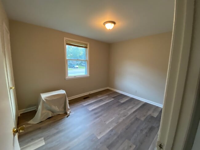 Foto del edificio - 649 Huntington Ridge Dr