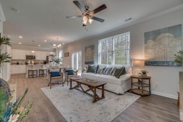 Open kitchen / living area - 256 Addison Ave