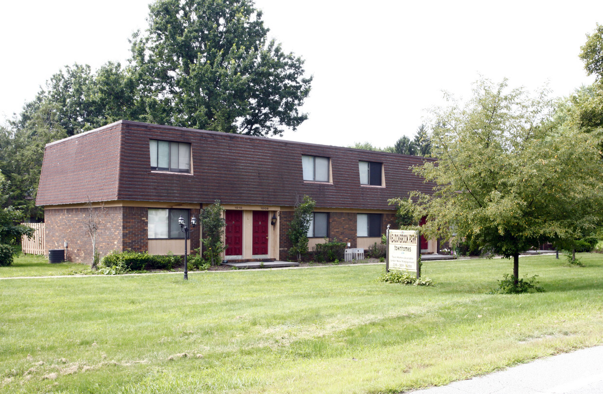 Foto del edificio - Meadowbrook Townhomes