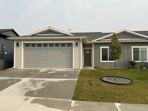 Building Photo - 817 Mission Oaks Dr