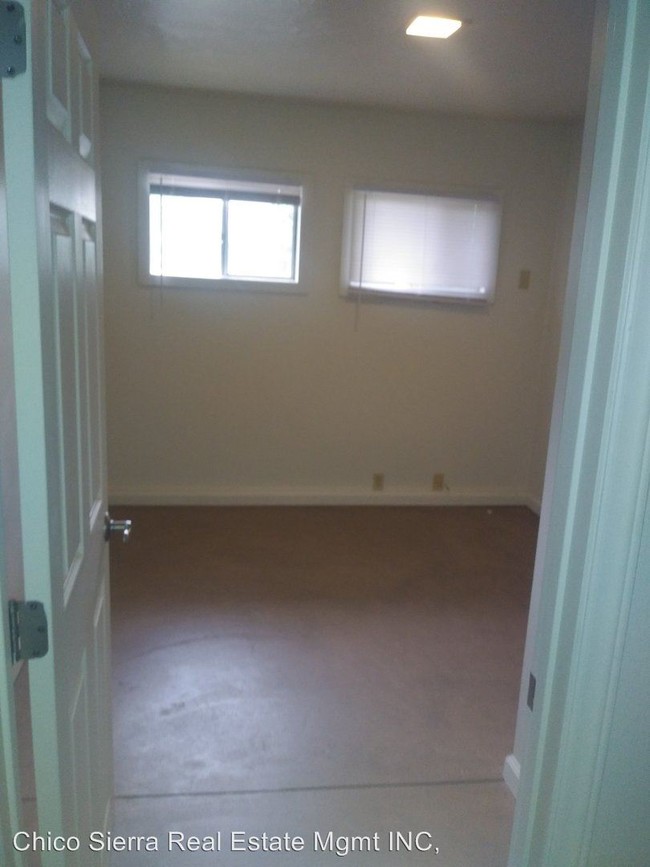 Building Photo - 1370 Orchard Way
