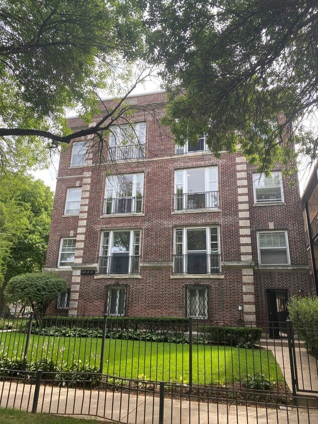 Foto principal - 1117 W Lunt Ave