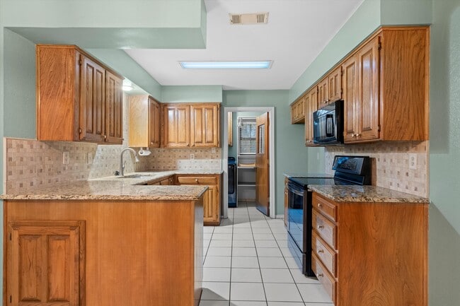 Photo - 2007 Harwell St House