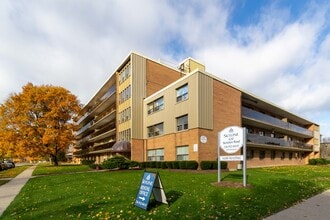 Building Photo - Bryn Mawr Apartments