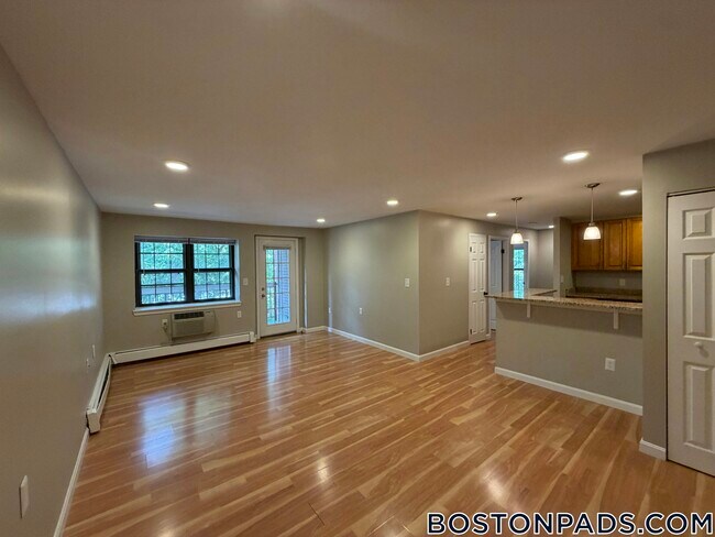 Building Photo - 757 Highland Ave