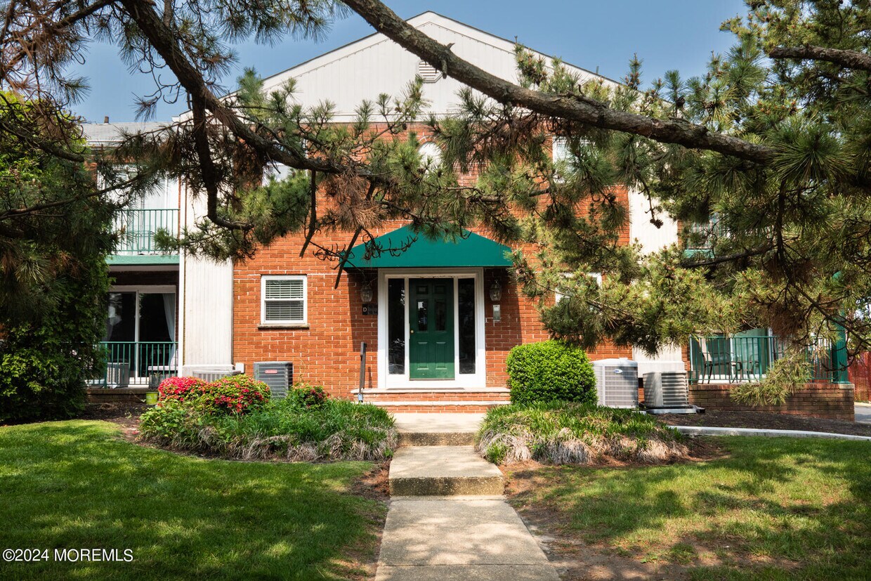 Primary Photo - 65 Cedar Ave