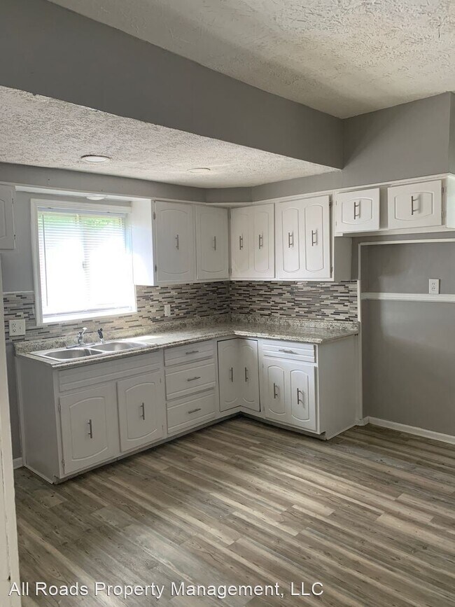 Foto del edificio - 3 br, 1.5 bath House - 139 Gunckel Ave