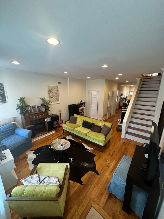Primary Photo - Spacious, Renovated 4BR/2.5BTH w/ HW Floor...