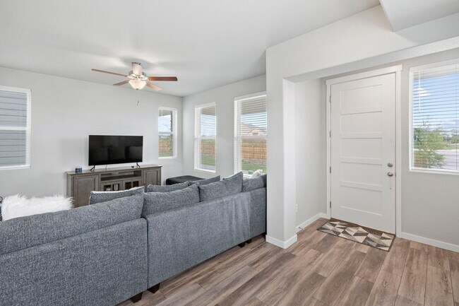 Building Photo - Like New 4 Bedroom Home in The Nook @ Shil...