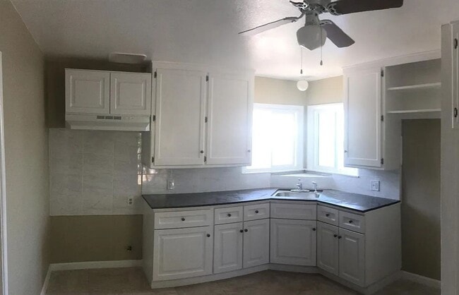 Photo - 18th Street East Triplex Apartment