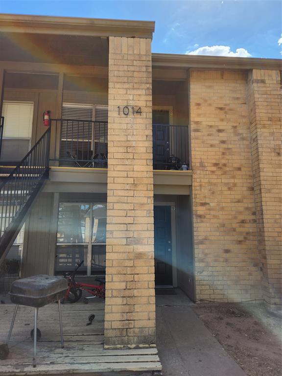 1014 Gunnison St Unit B, Sealy, TX 77474 Apartment for Rent in Sealy