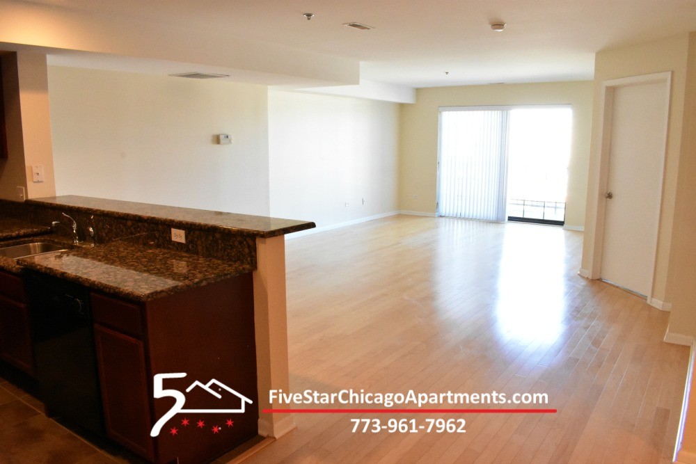 Foto principal - 8255 Skokie Blvd