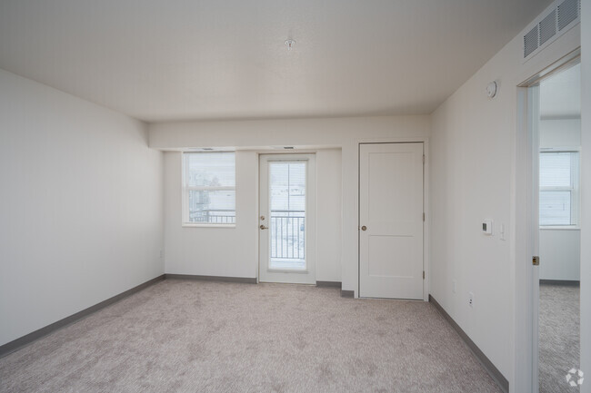 1 BD - 1 BA - Trails Edge South