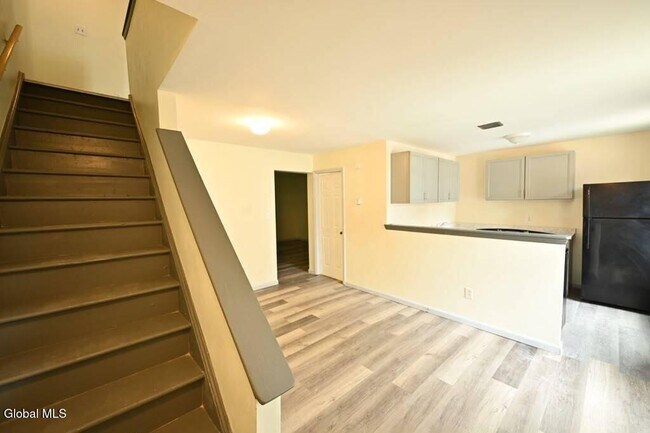 Building Photo - 217 1st St