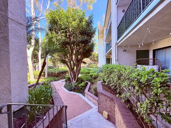 Foto del edificio - Best Value in Irvine!