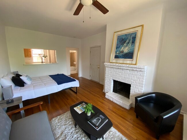 Building Photo - 512 W Deming Pl