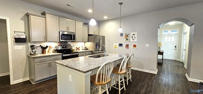 Building Photo - 332 Fenrose Dr