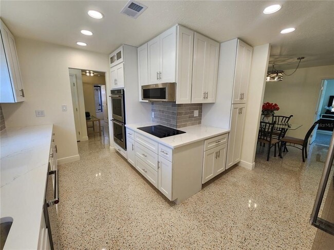 Foto del edificio - 3790 Beach Dr SE