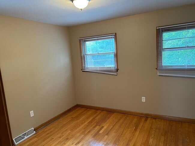 Foto del edificio - 1133 Vilas Ave