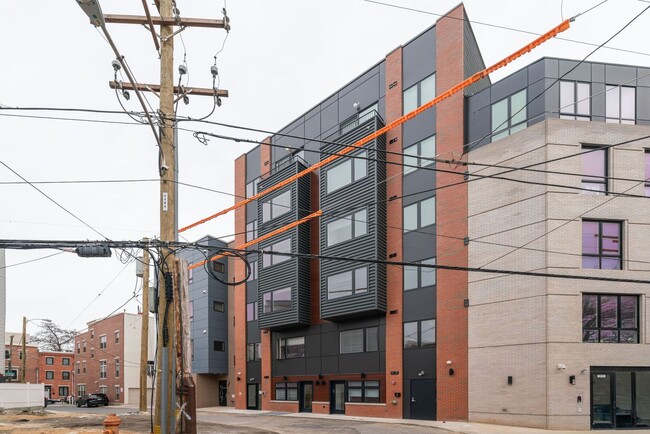 Interior Photo - The Crown on Leland