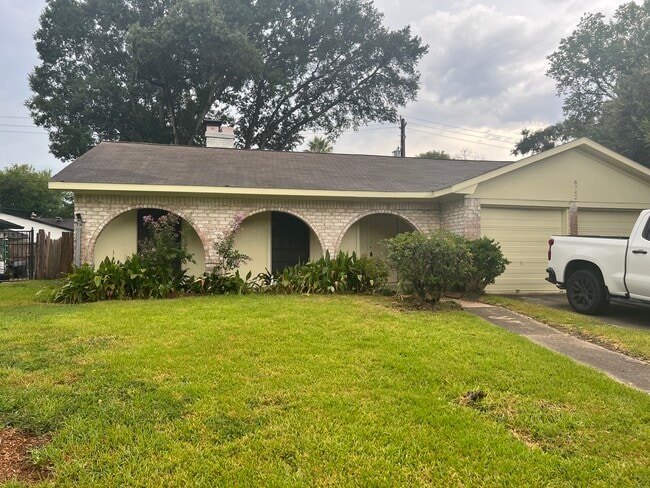 Foto del edificio - 6742 Indian Lake Dr