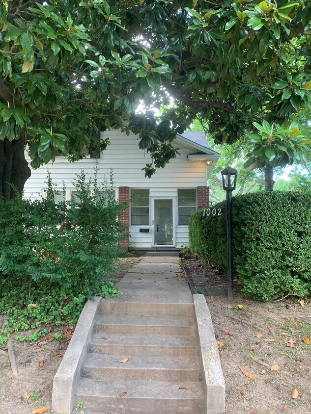 1002 W Jefferson Ave, Jonesboro, AR 72401 House Rental in Jonesboro, AR