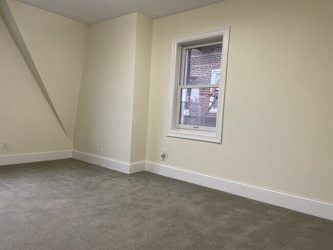 Building Photo - 3346 73rd St