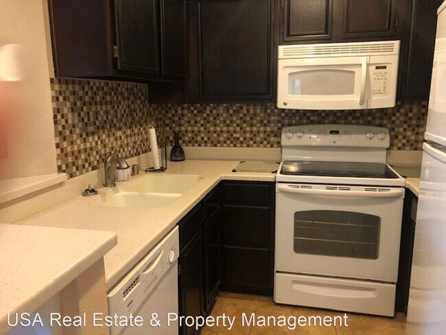 Building Photo - 2 br, 1 bath House - 2140 Pinetop Ln. #101