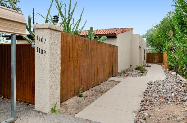 Foto del edificio - Private and Charming 2 Bed 1 Bath house