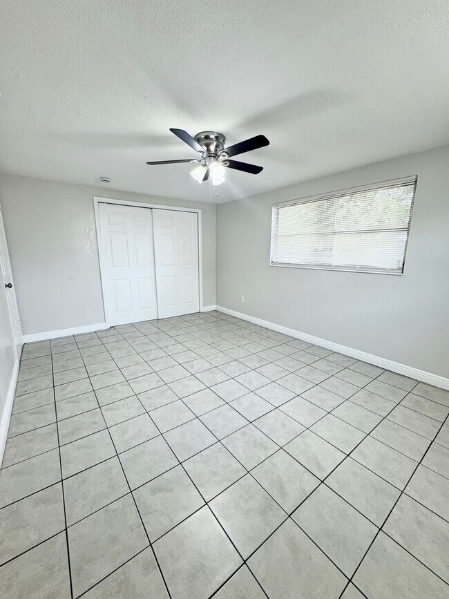 Foto del edificio - 4/2 Single-family home, AVAILABLE NOW!