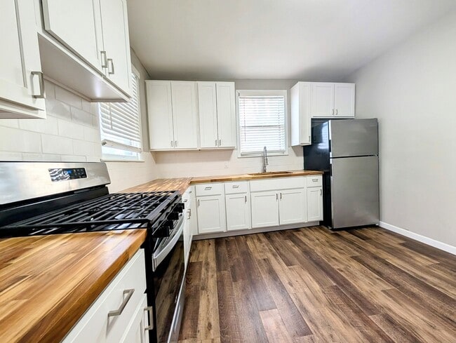 Foto del edificio - 328 N G St