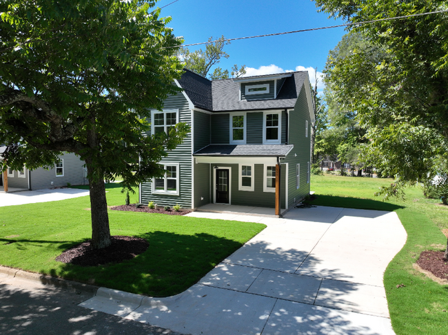 Building Photo - 606 Coggeshall St
