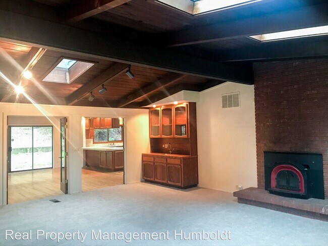 Foto del edificio - 2 br, 2 bath House - 1565 L Street