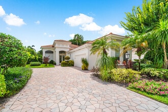 Building Photo - 262 Isle Way