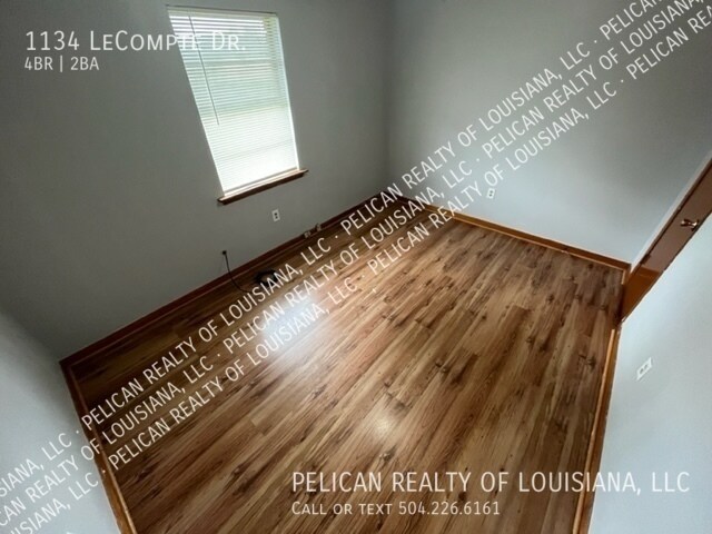 Foto del edificio - 1134 Le Compte Dr