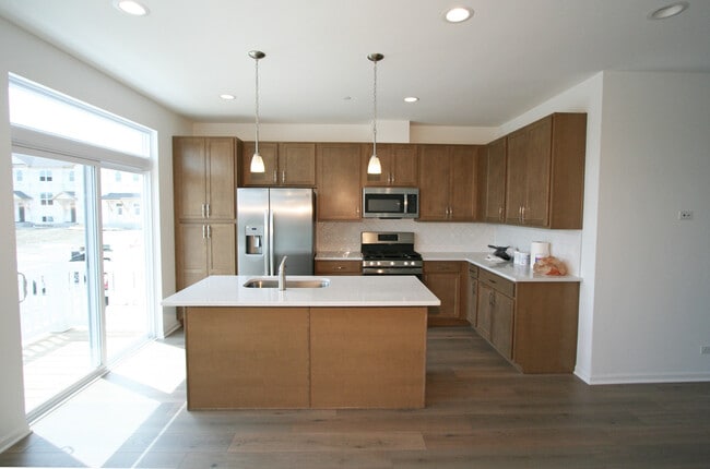 Building Photo - 30W138 Wheeler Cir