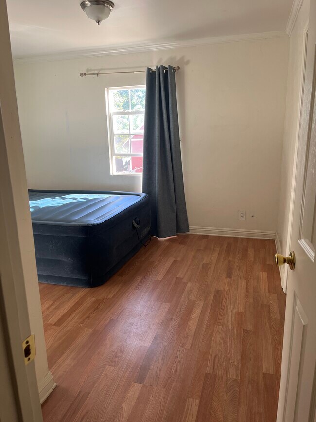 Foto del edificio - 2880 Woodbine St