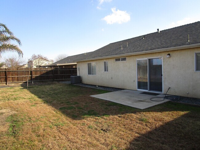 Building Photo - 1272 Hoover Way