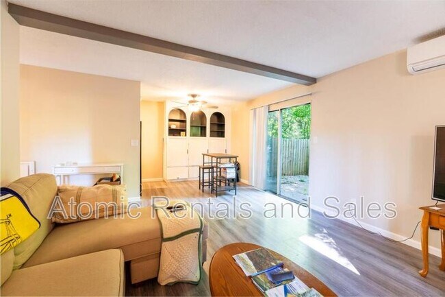Foto del edificio - 617 S Gallaher View Rd