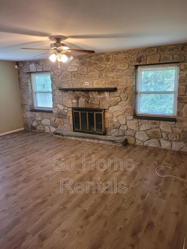 Foto del edificio - 47 Holstone Ln