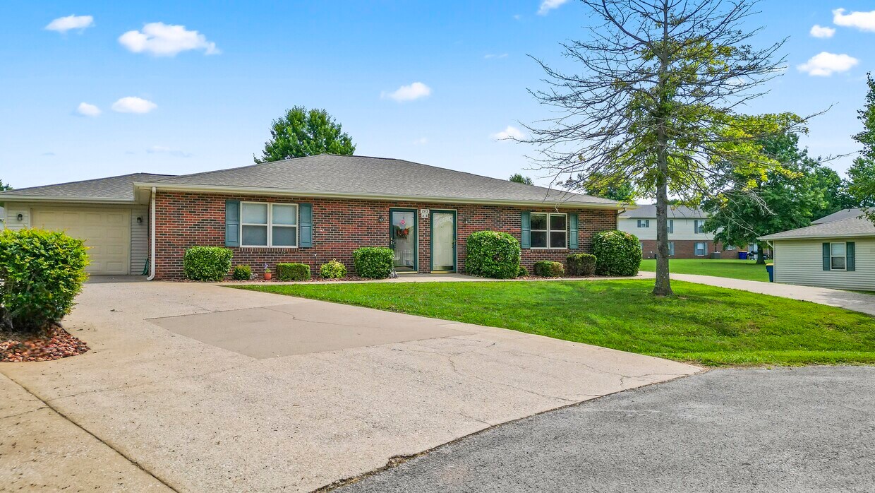 Front of Building - 2500 Springwater Ct