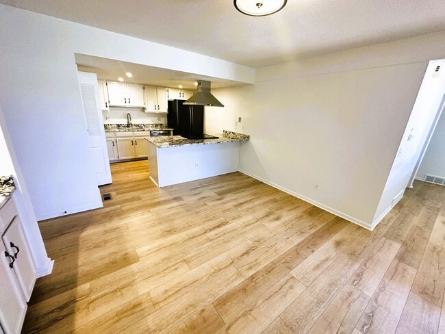 Foto del edificio - Completely Remodeled 4 Bed Home With Finis...