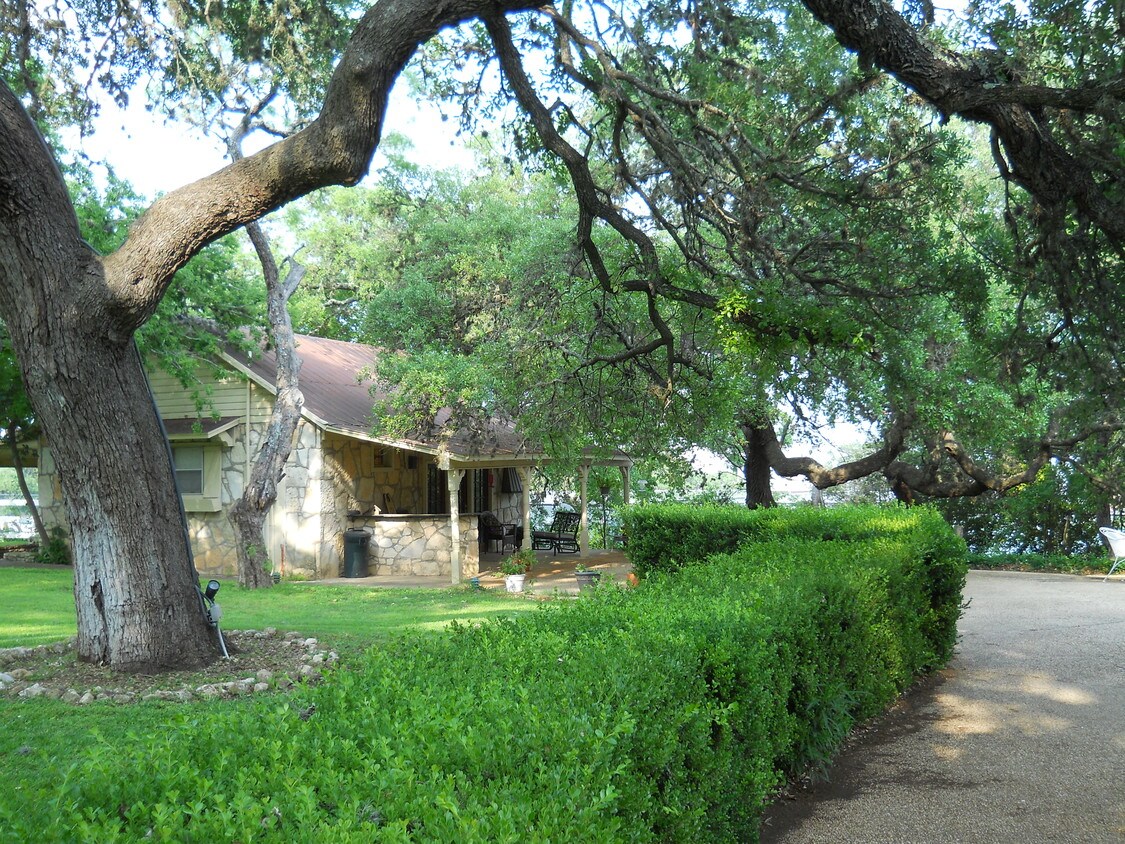Pool House unit (currently unavailable) - 137 Old San Antonio Rd