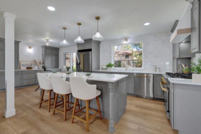 Foto del edificio - 8834 E Radcliff Ave