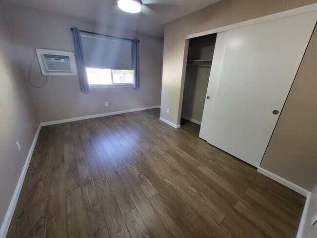 Foto del edificio - NIG0201&gt;**