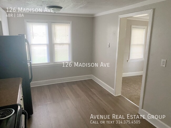 Building Photo - Just Listed!