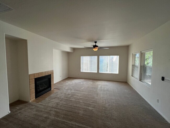 Foto del edificio - 12689 E Viento St