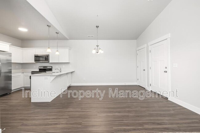 Building Photo - 359 W 785 N