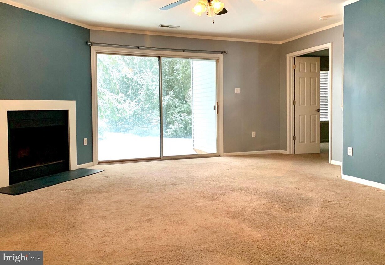 203 Mews Dr, Sellersville, PA 18960 Room for Rent in Sellersville, PA