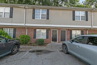 Building Photo - 134 Point Pl Dr